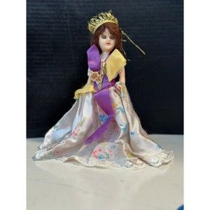 Miss England Doll Vintage ARCO Gas Station Dolls of the World Collectibles